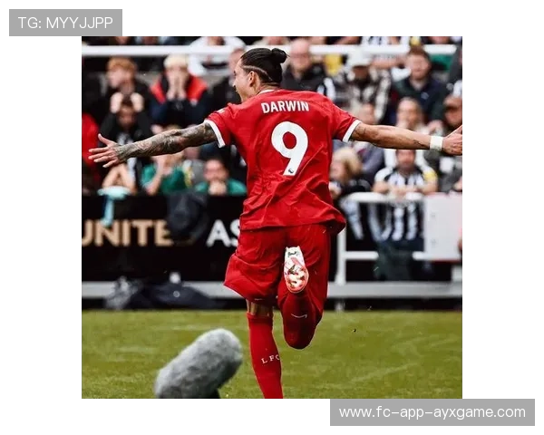 利物浦围剿桑德兰禁区,努涅斯扫射被门柱拒绝