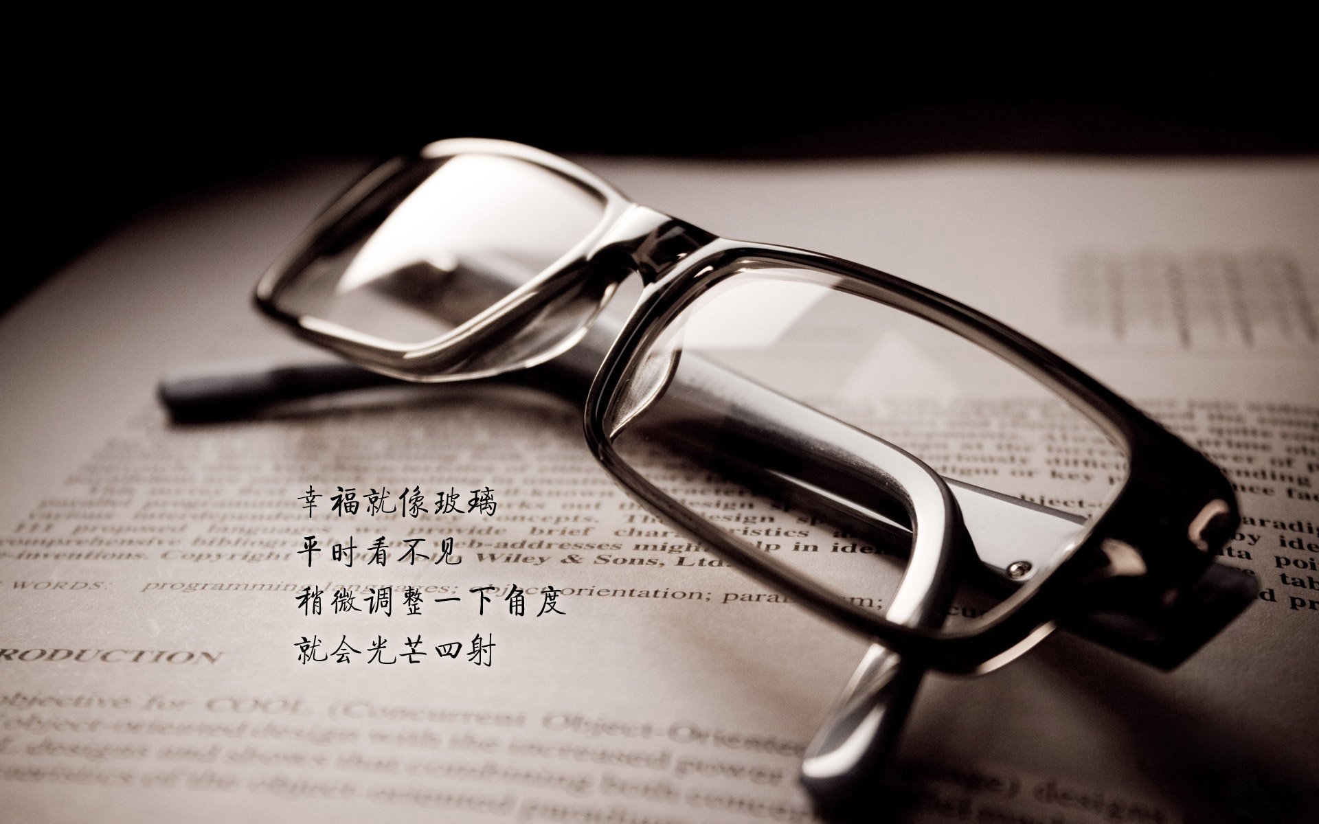 “拳脚出击，自由搏击赛场硝烟四起！”
