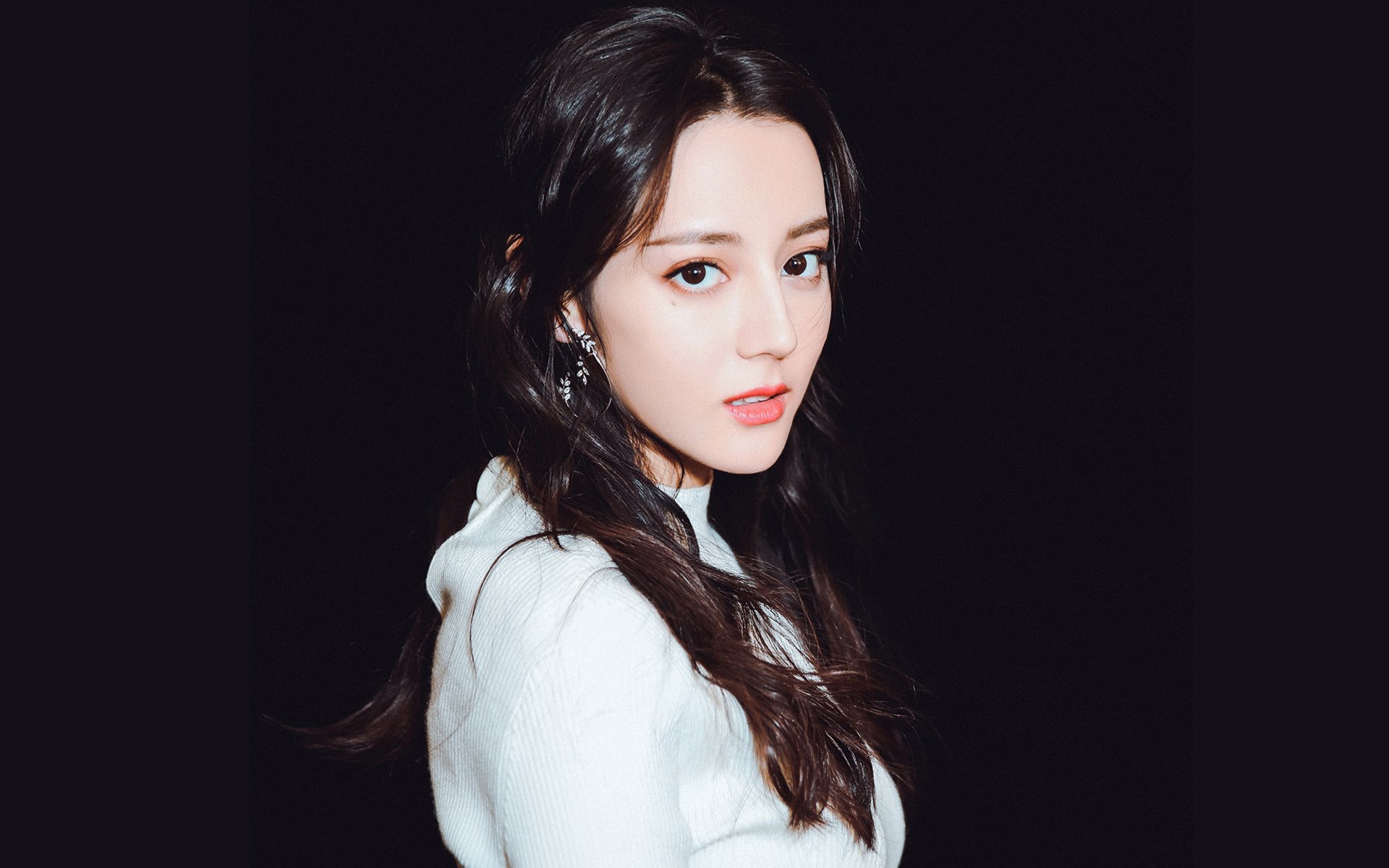 爱游戏娱乐网址-体育明星出书分享成长经历引共鸣，体育明星及其成长经历