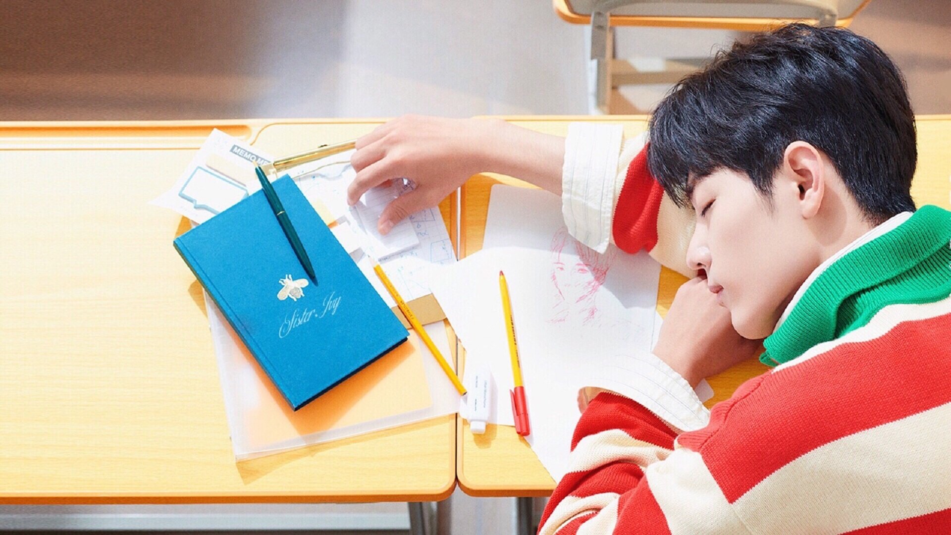 中国足球职业联赛制定教练临场应变评估模型,比赛时临场教练员可对以下行为进行录像审议