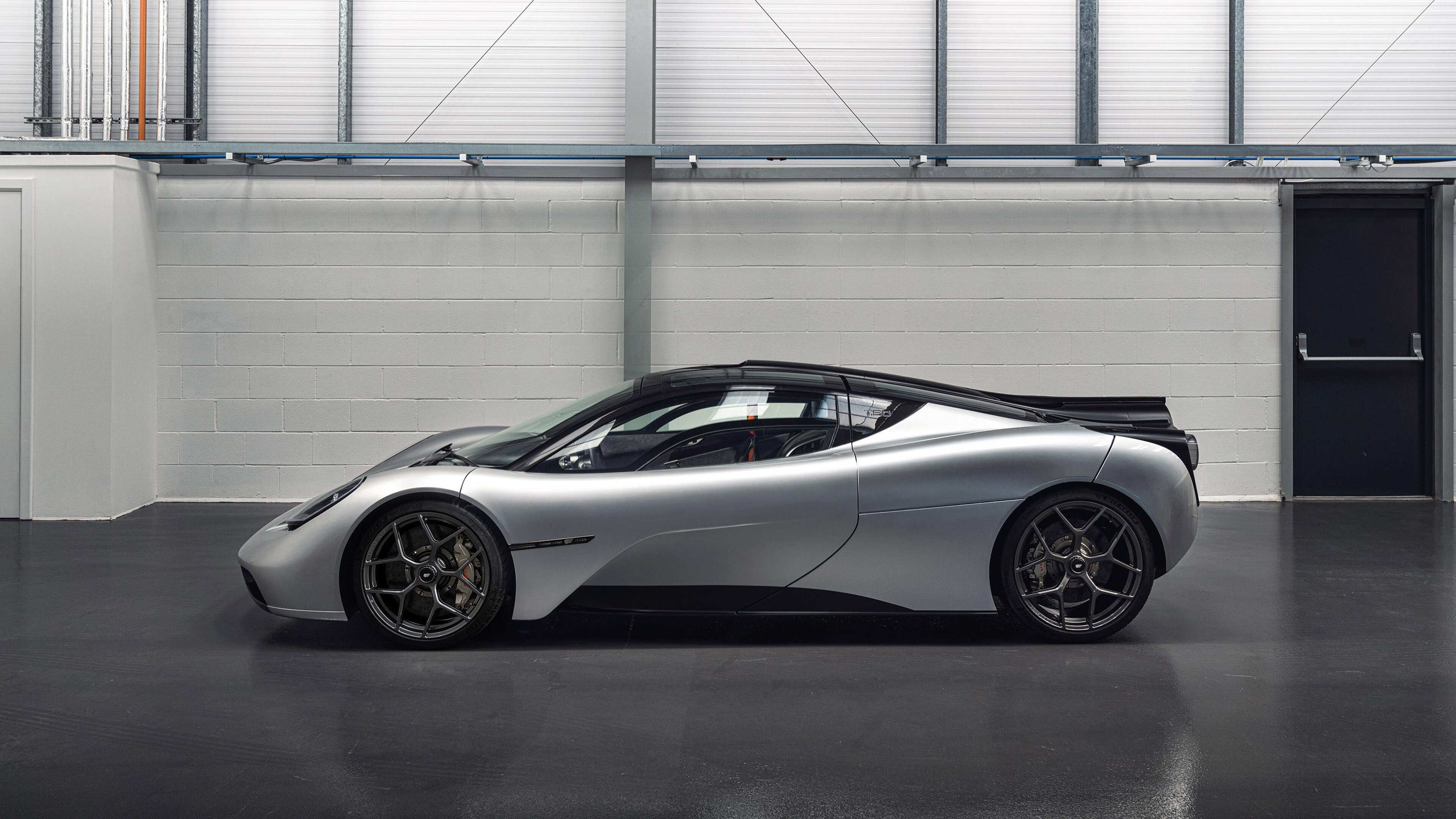 爱游戏登录入口-欧洲杯慢镜头：经典瞬间的完美还原，欧洲杯让你心碎